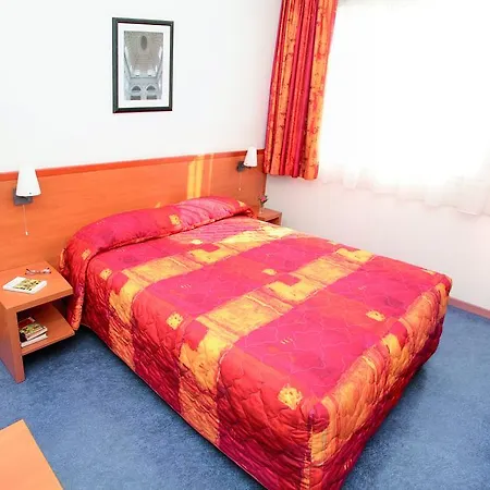 Park & Elegance Europole 3*